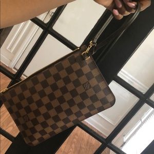 Louis Vuitton GM Neverfull Pouch